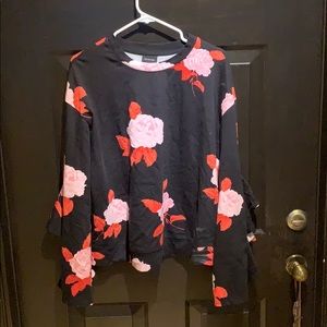 Flower sweater with flare sleeves